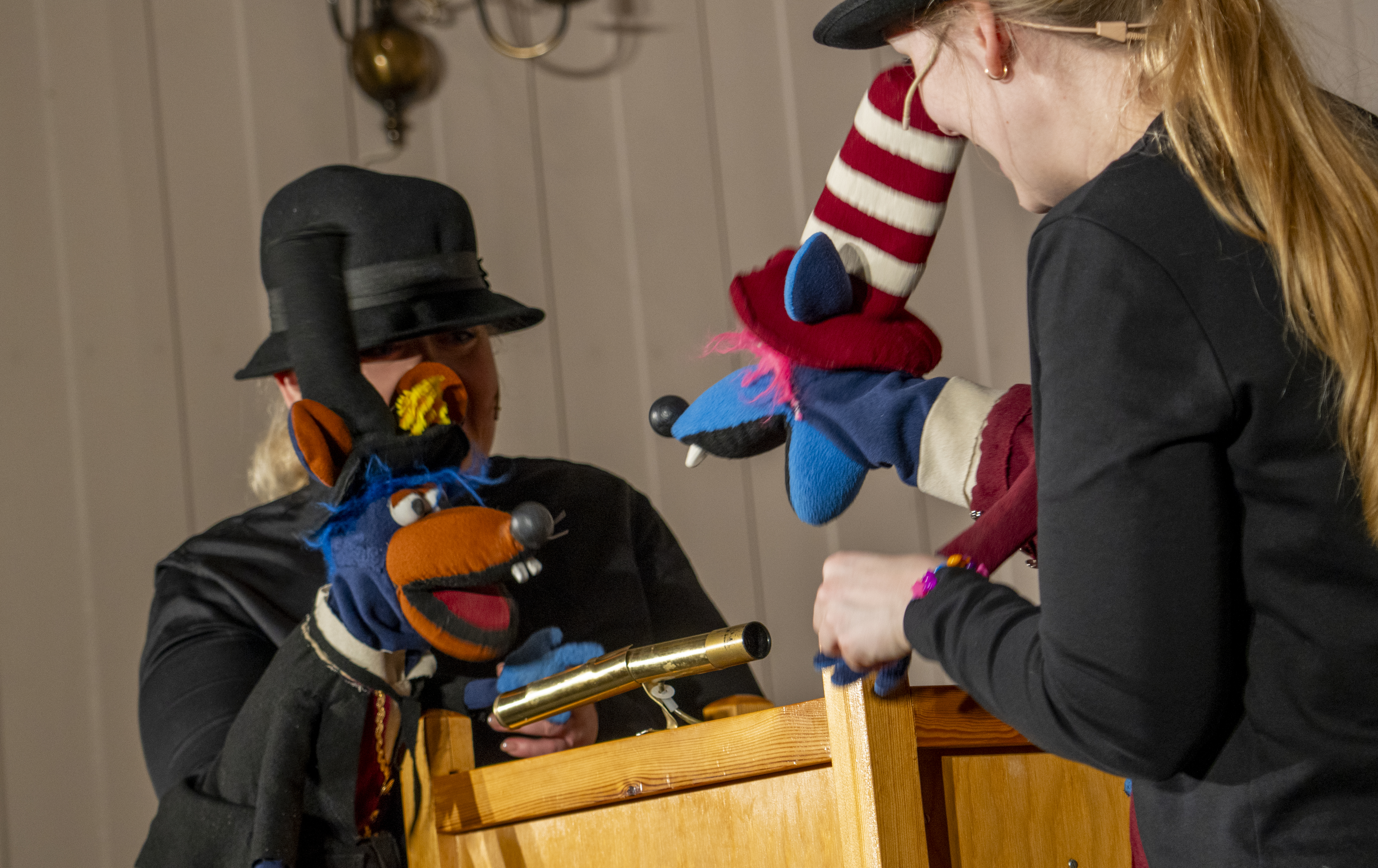 Kirkerottene forestilling i Kirkestua i Vang